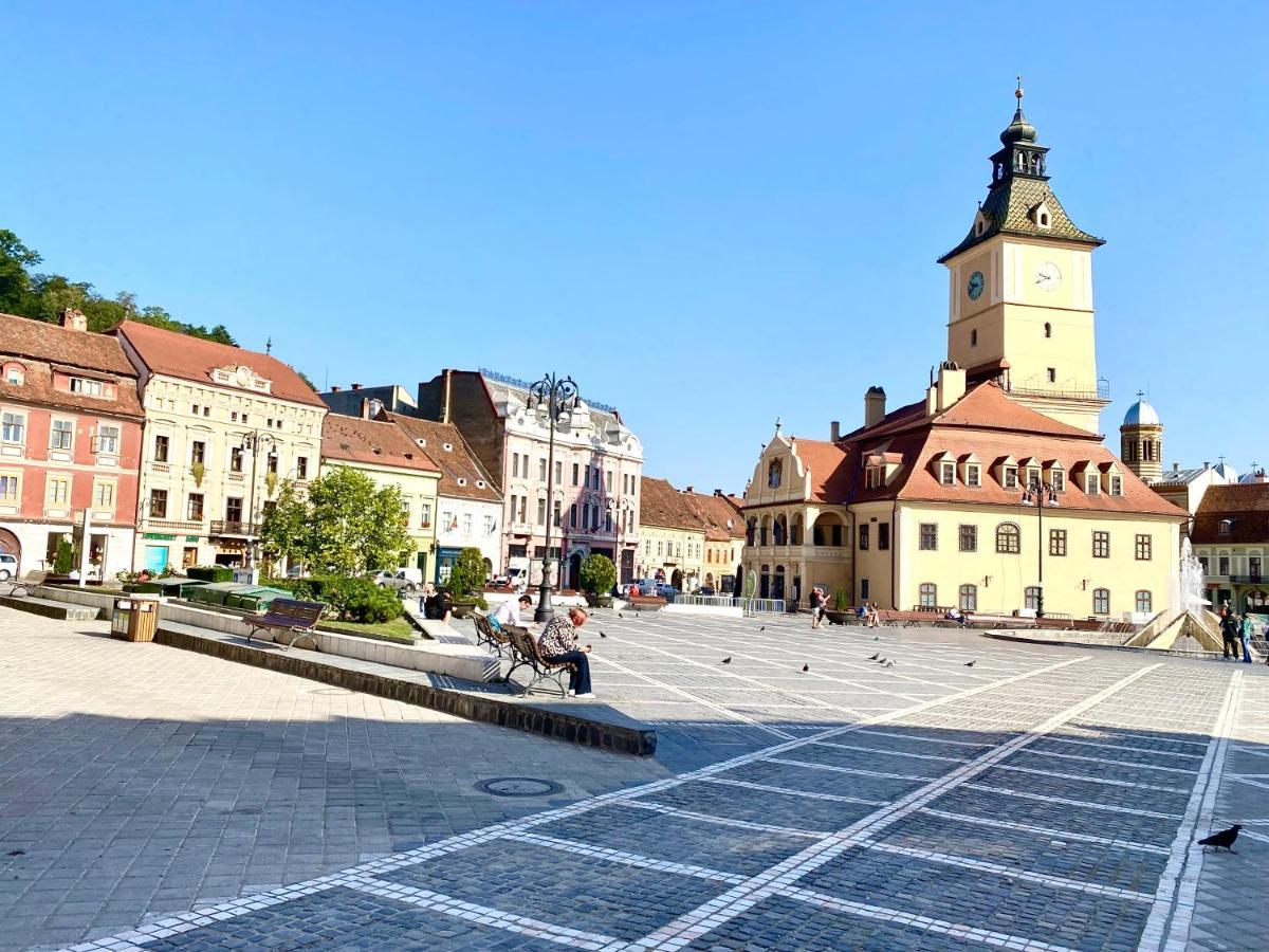 10 Council Square * Braşov